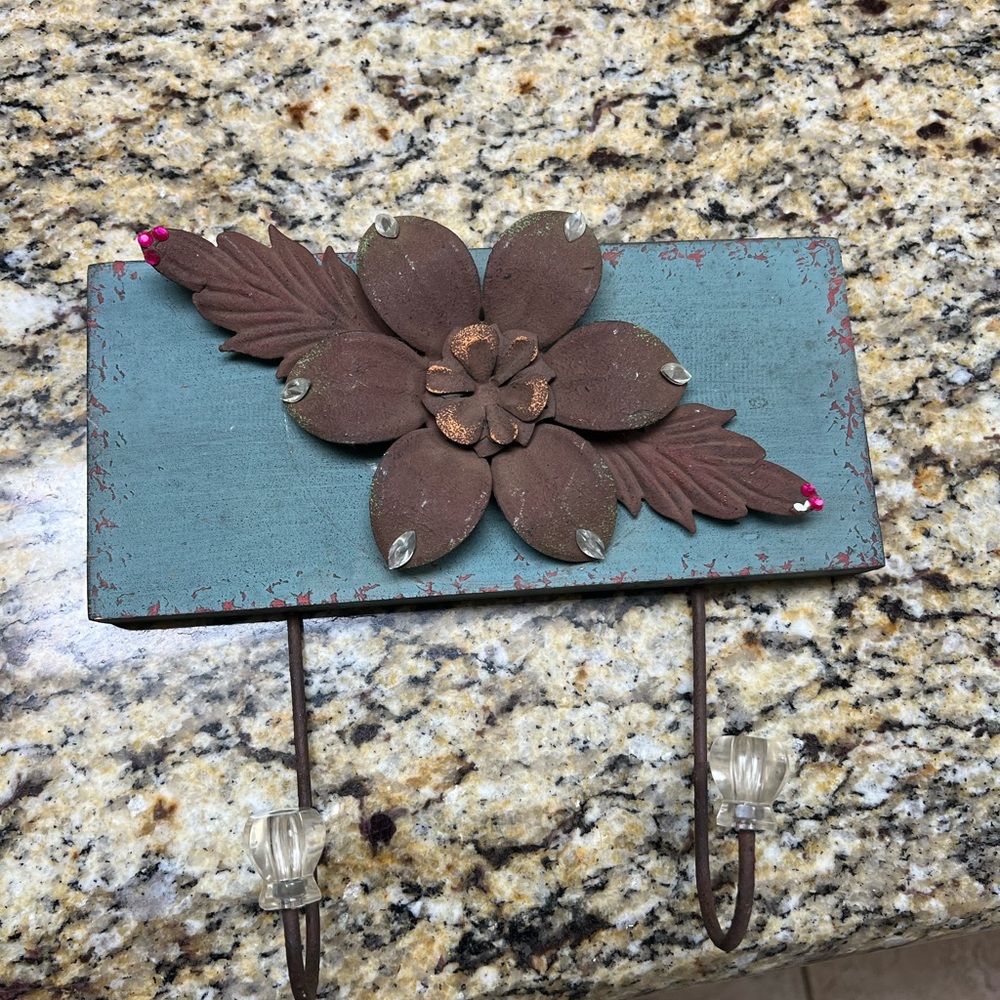 Beautiful wall decor hanger